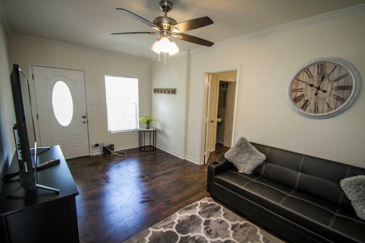Hays St Cozy Remodeled 2Br/2Ba House Sleeps 8 Daire San Antonio Dış mekan fotoğraf