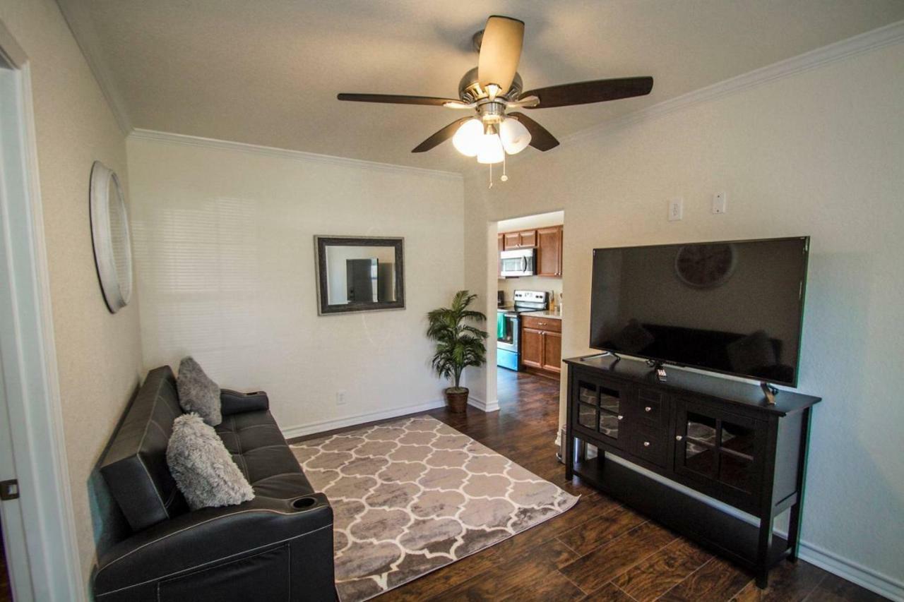 Hays St Cozy Remodeled 2Br/2Ba House Sleeps 8 Daire San Antonio Dış mekan fotoğraf