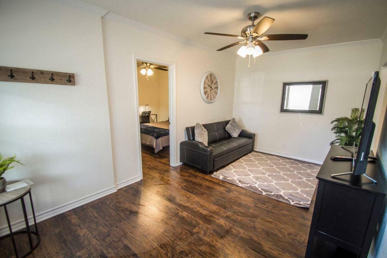 Hays St Cozy Remodeled 2Br/2Ba House Sleeps 8 Daire San Antonio Dış mekan fotoğraf