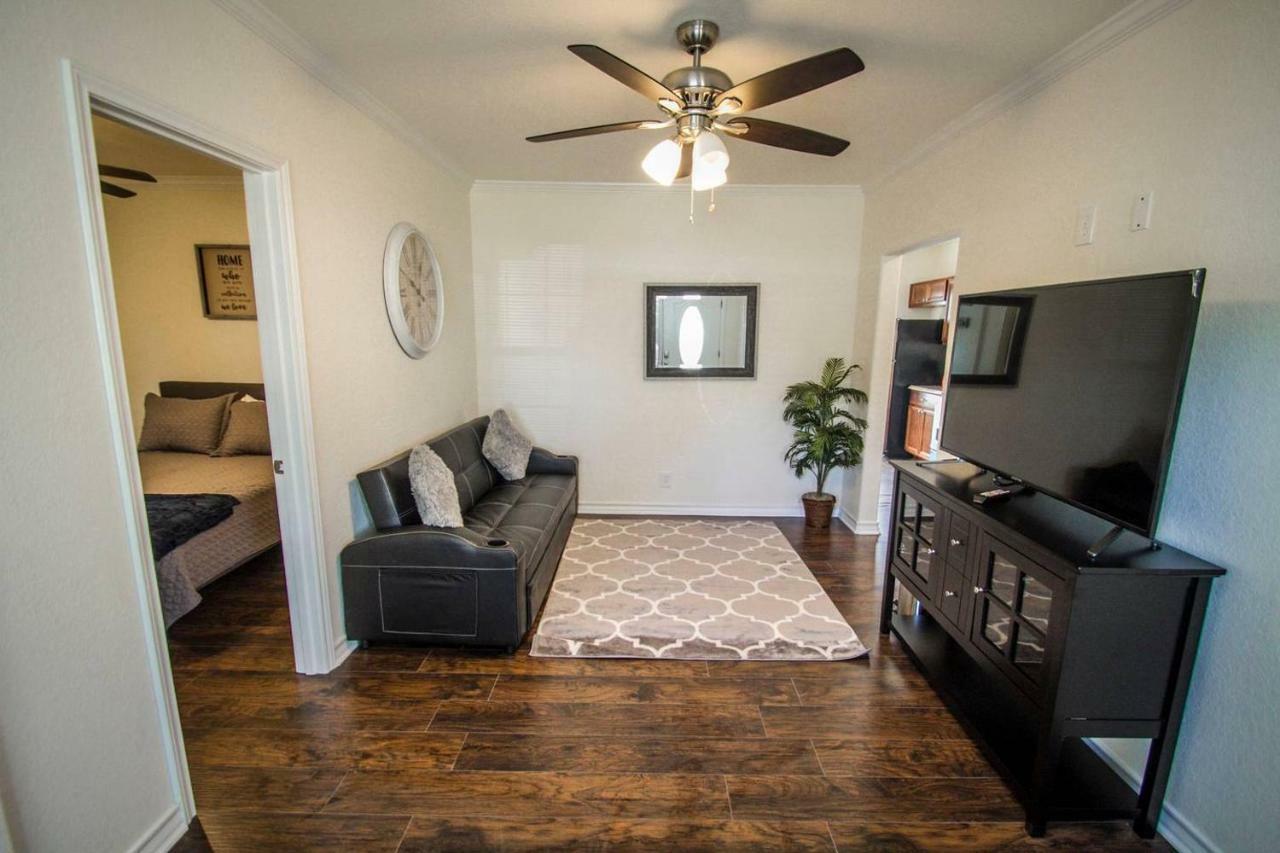 Hays St Cozy Remodeled 2Br/2Ba House Sleeps 8 Daire San Antonio Dış mekan fotoğraf